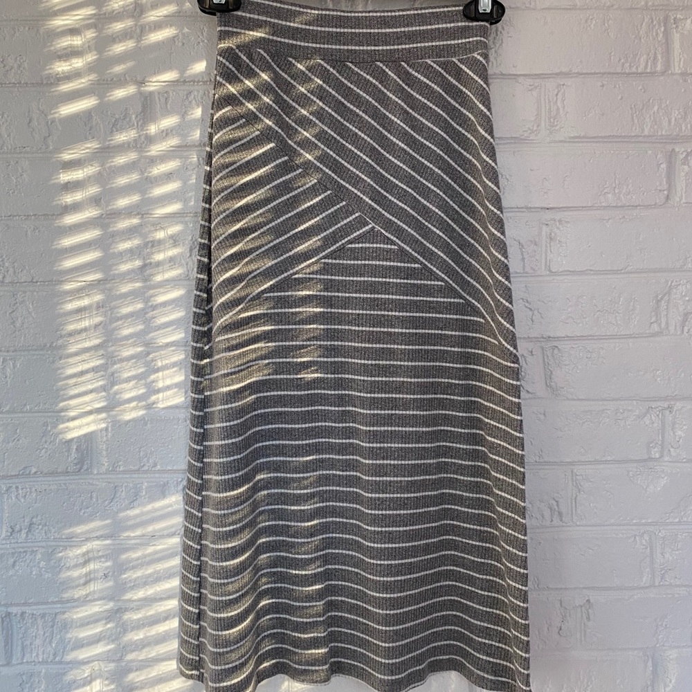 Grey & white maxi skirt for girls